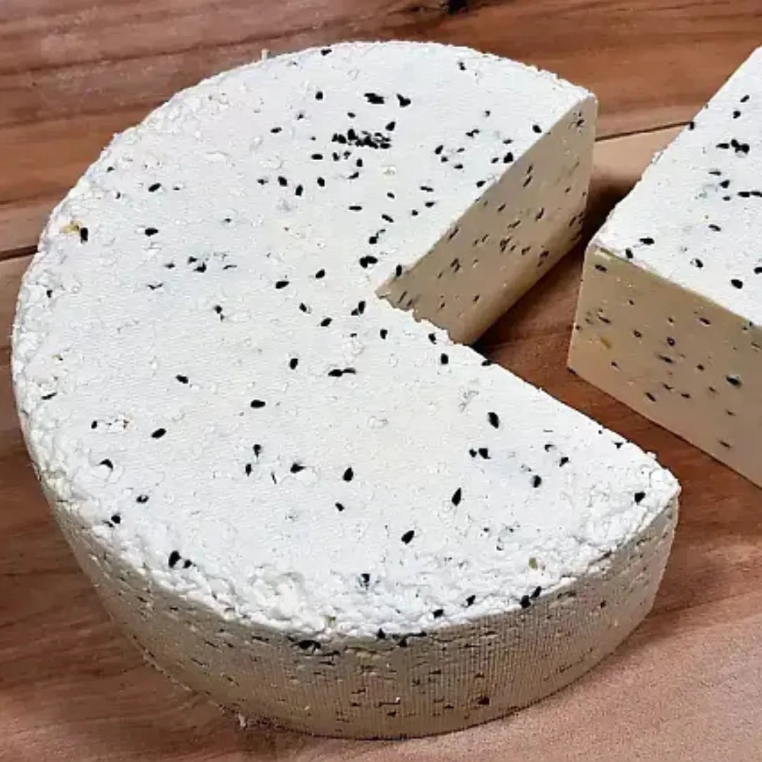 Ser Ślesiński  z Czarnuszką ok. 300 g